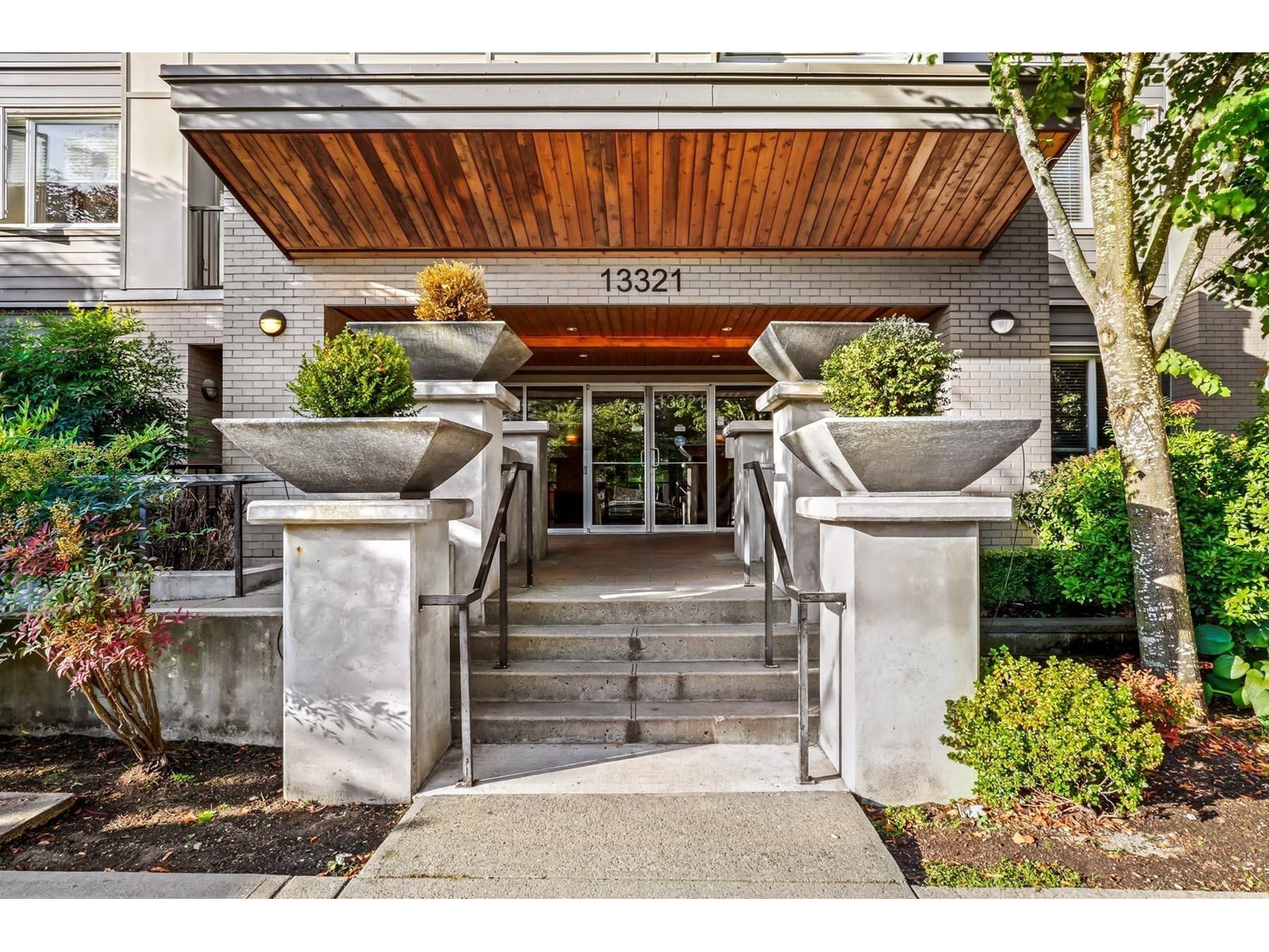439 13321 102A AVENUE, surrey, British Columbia