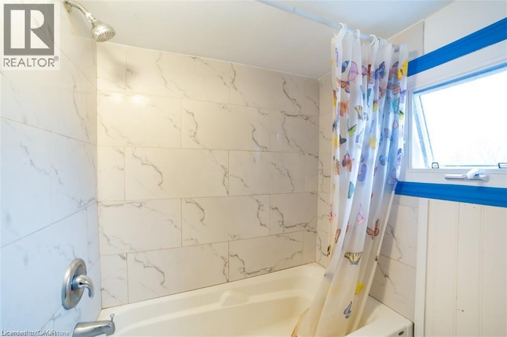 36 West 3rd Street Unit# Upper, Hamilton, Ontario  L9C 3J7 - Photo 21 - 40753006