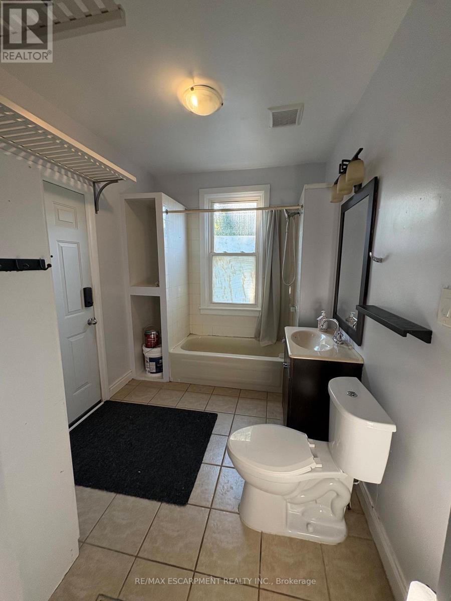 Main - 53 William Street, Hamilton, Ontario  L8L 5T6 - Photo 10 - X12313357