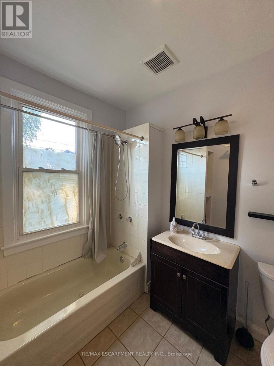 Main - 53 William Street, Hamilton, Ontario  L8L 5T6 - Photo 12 - X12313357