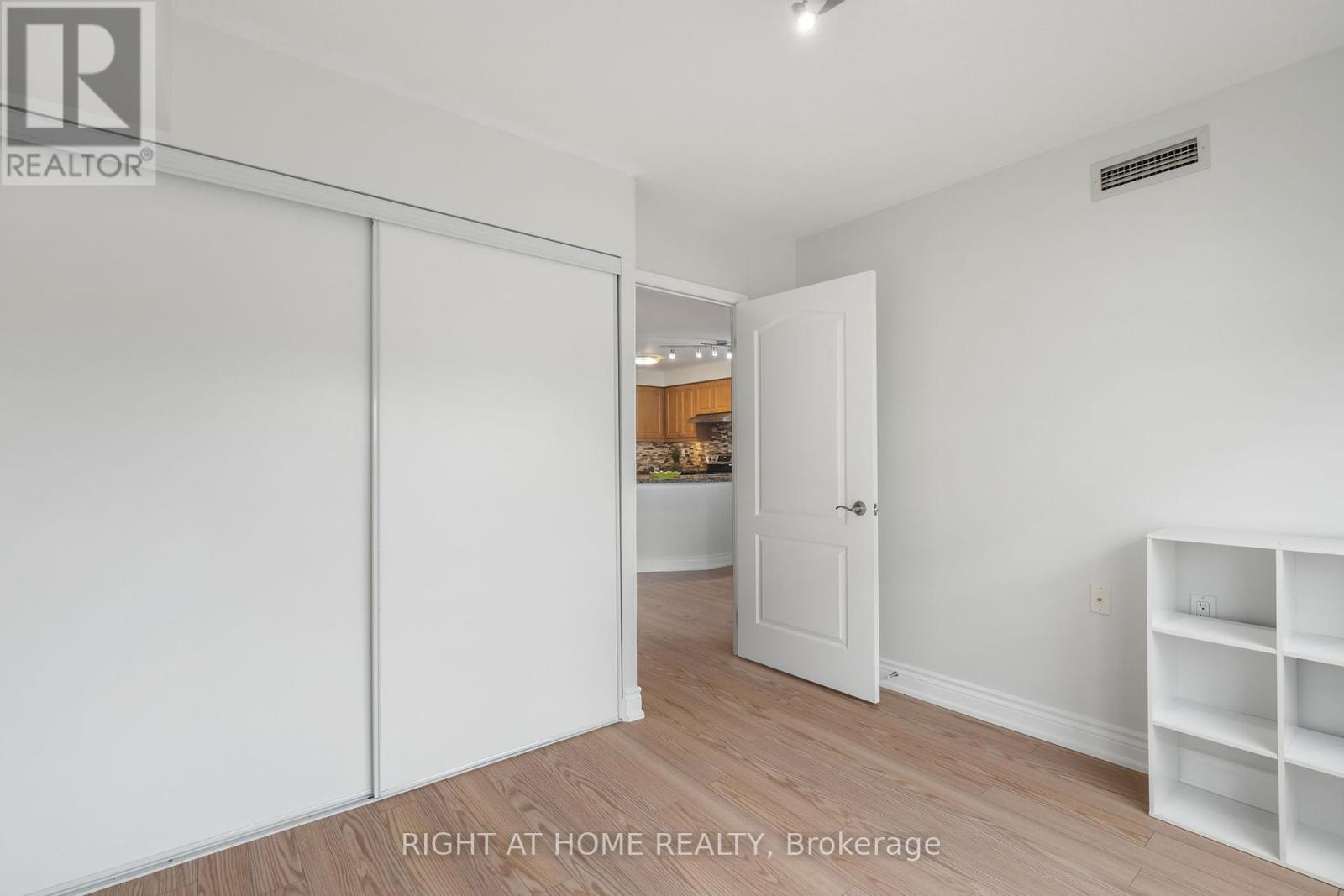 310 - 935 Sheppard Avenue W, Toronto, Ontario  M3H 2T7 - Photo 11 - C12308468