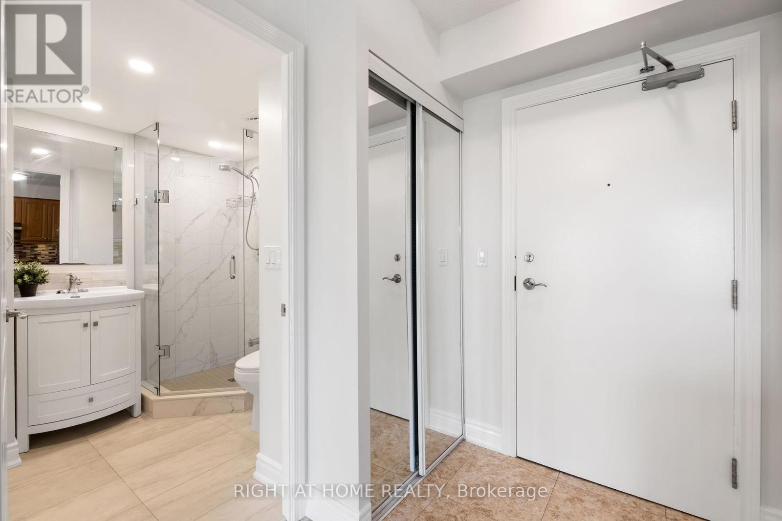 310 - 935 Sheppard Avenue W, Toronto, Ontario  M3H 2T7 - Photo 2 - C12308468