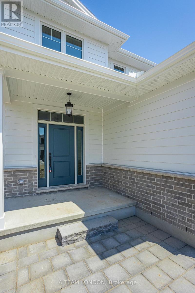 293 Ashford Street, Central Elgin, Ontario  N0L 1B0 - Photo 3 - X12260751