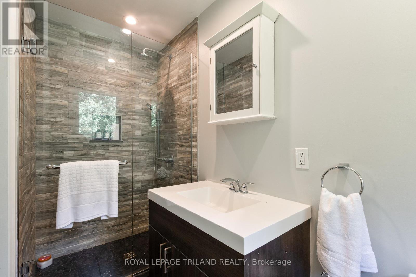 74 Kilworth Park Drive, Middlesex Centre, Ontario  N0L 1R0 - Photo 16 - X12305675
