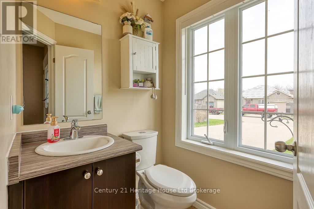 27 Tompkins Court, Norwich, Ontario  N0J 1P0 - Photo 6 - X12313584