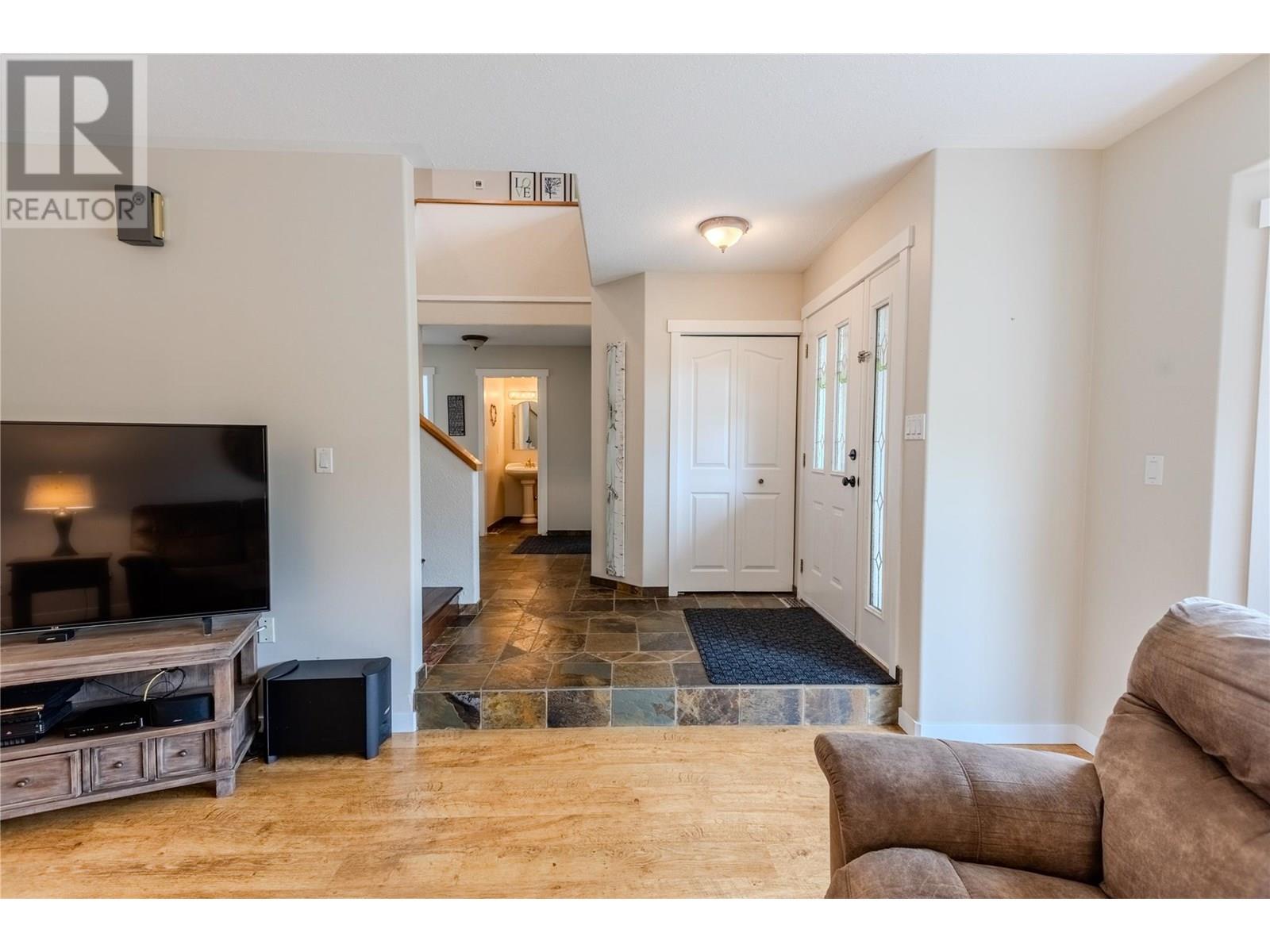 Property at 309 Armour Place image 4