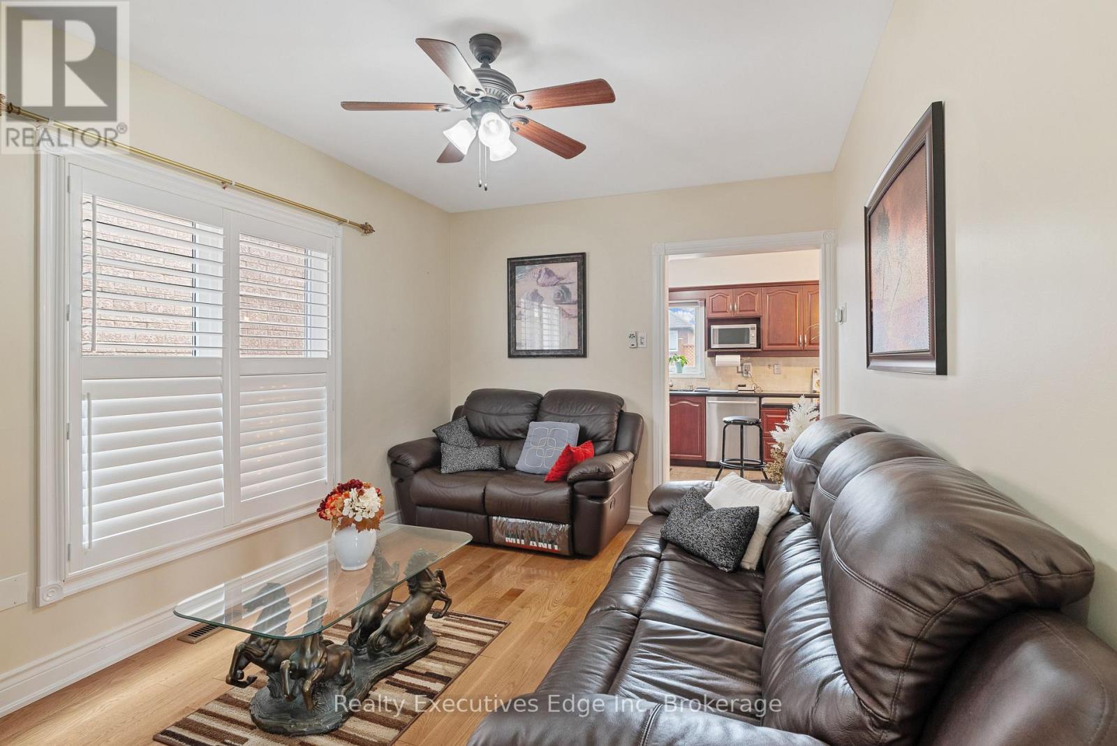 6356 Newcombe Drive, Mississauga, Ontario  L5V 2G5 - Photo 10 - W12313594