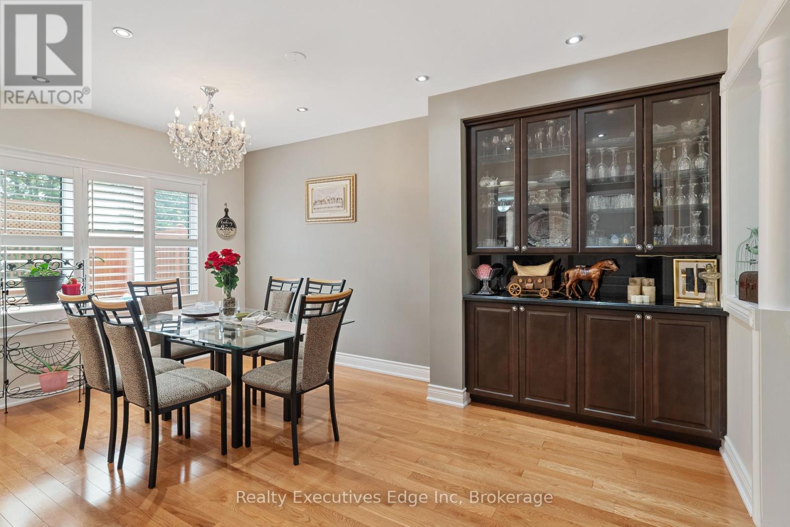 6356 Newcombe Drive, Mississauga, Ontario  L5V 2G5 - Photo 15 - W12313594