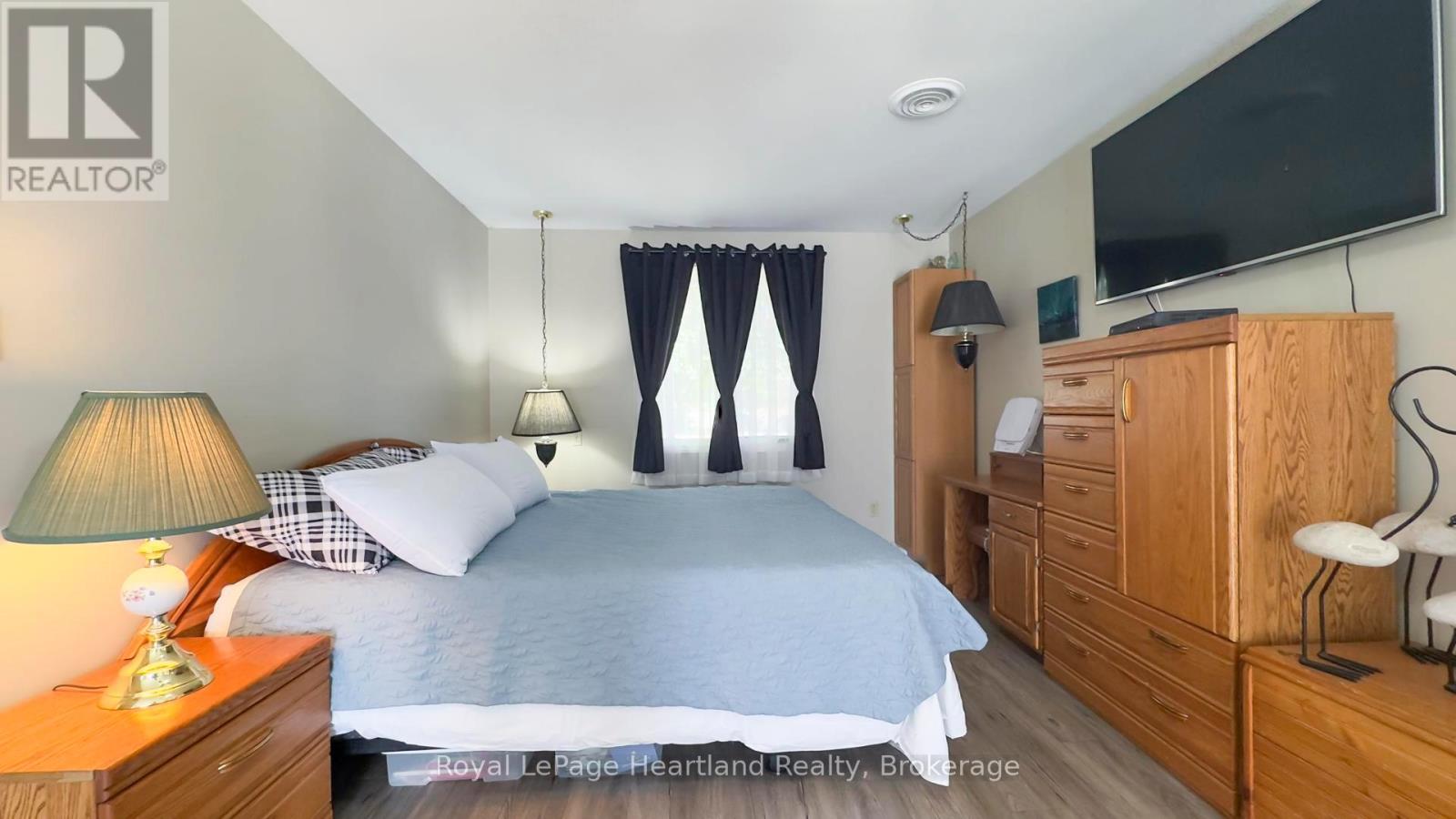 366 Suncoast Drive W, Goderich, Ontario  N7A 4B8 - Photo 16 - X12313524