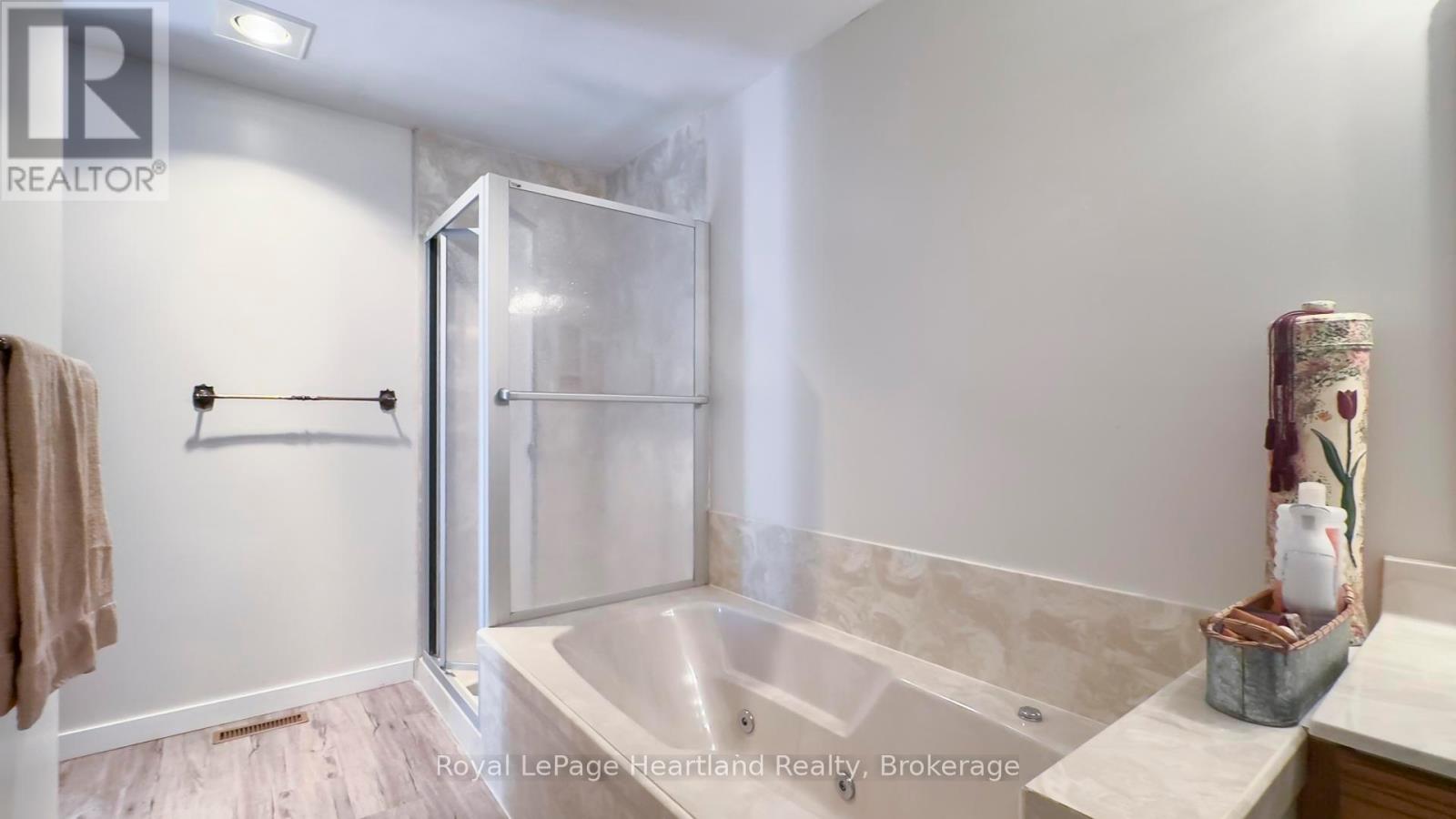 366 Suncoast Drive W, Goderich, Ontario  N7A 4B8 - Photo 21 - X12313524