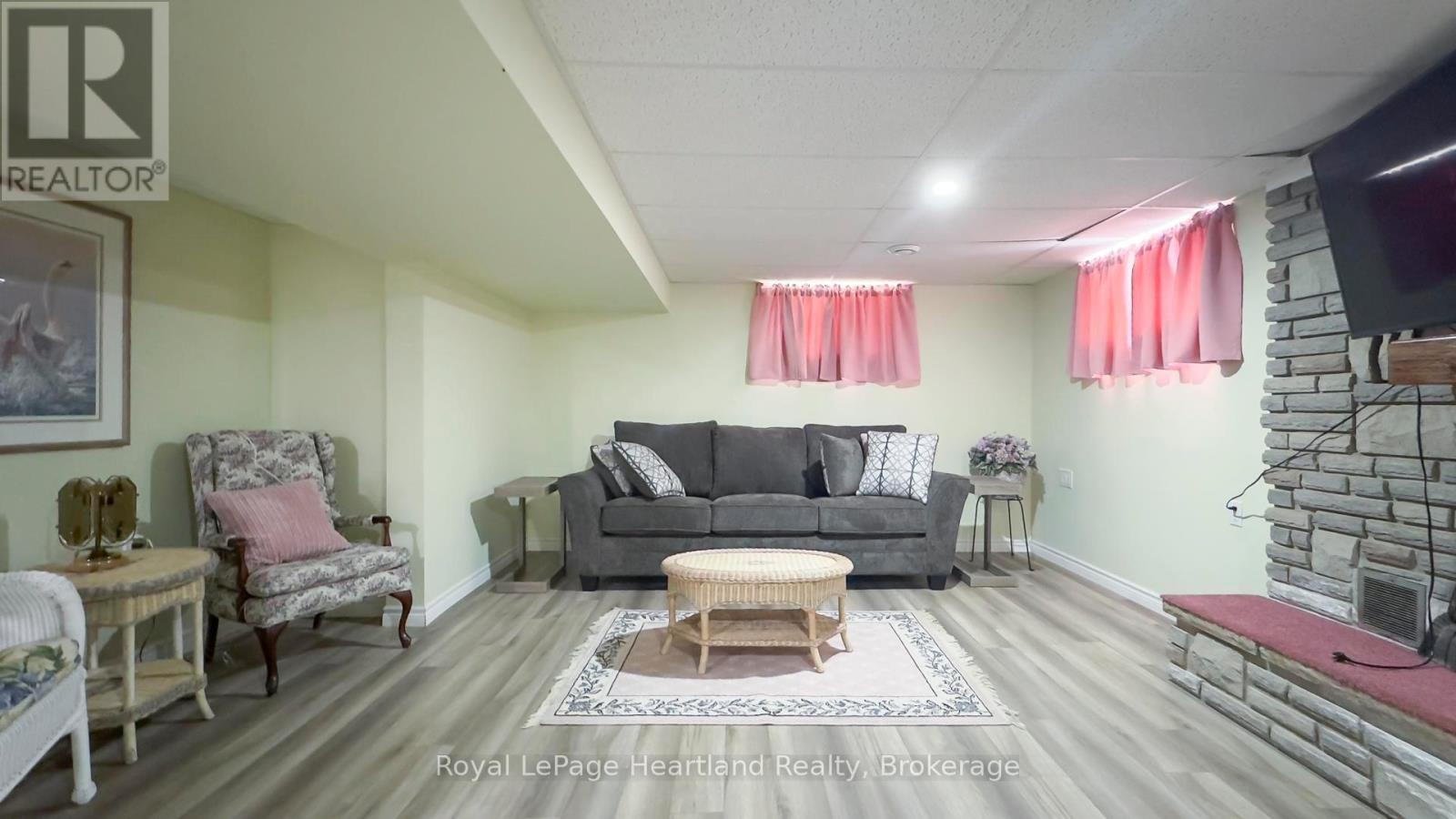 366 Suncoast Drive W, Goderich, Ontario  N7A 4B8 - Photo 36 - X12313524