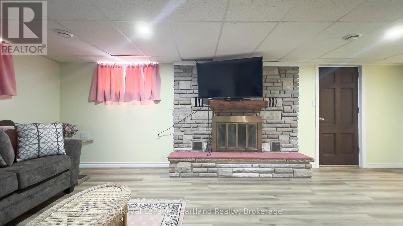 366 Suncoast Drive W, Goderich, Ontario  N7A 4B8 - Photo 37 - X12313524