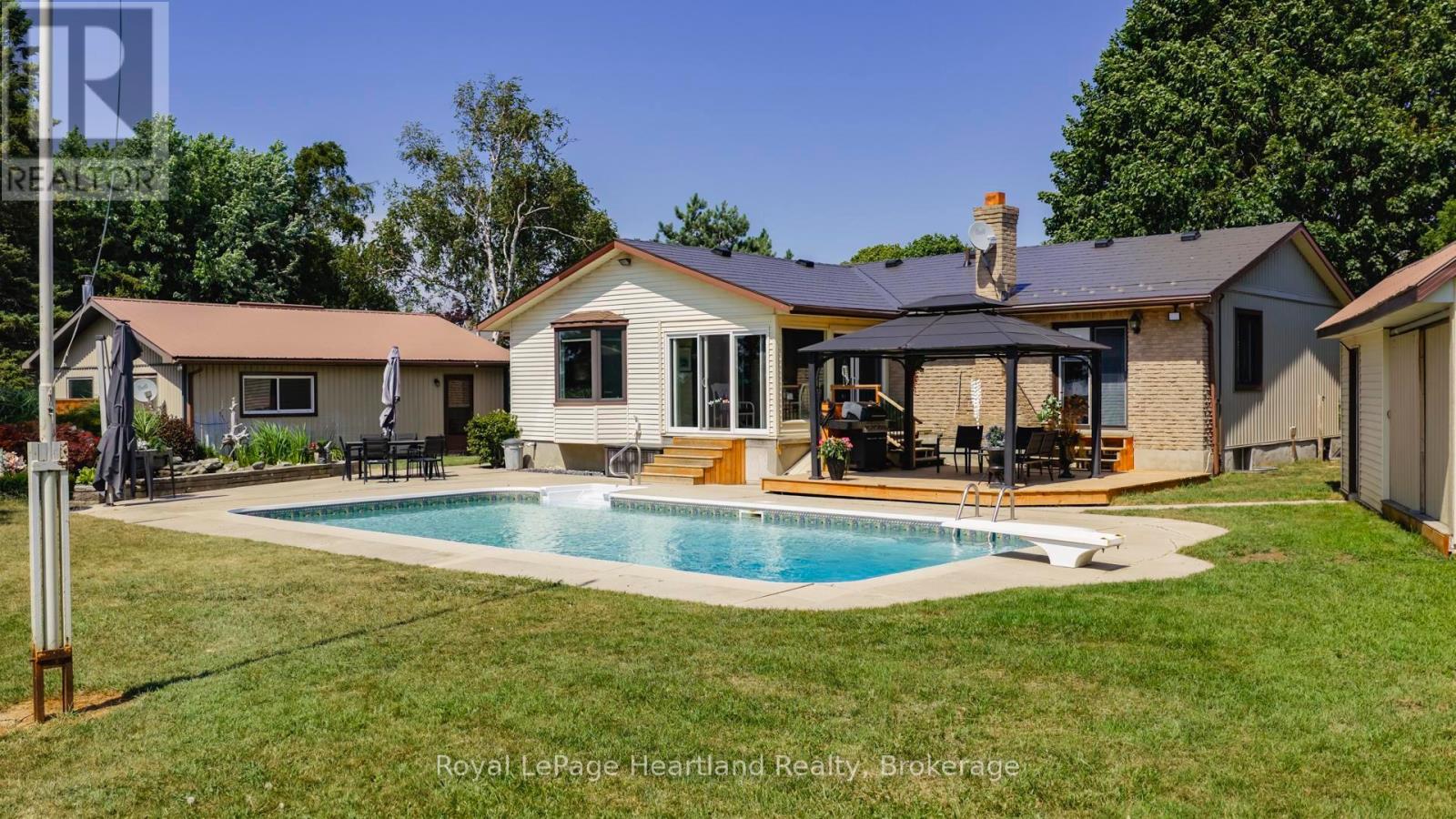 366 Suncoast Drive W, Goderich, Ontario  N7A 4B8 - Photo 46 - X12313524