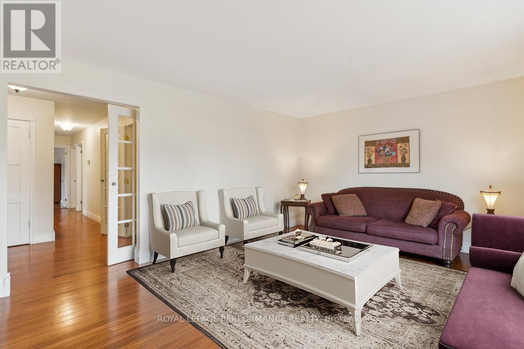 1932 Marquis Avenue, Ottawa, Ontario  K1J 8J2 - Photo 8 - X12313572