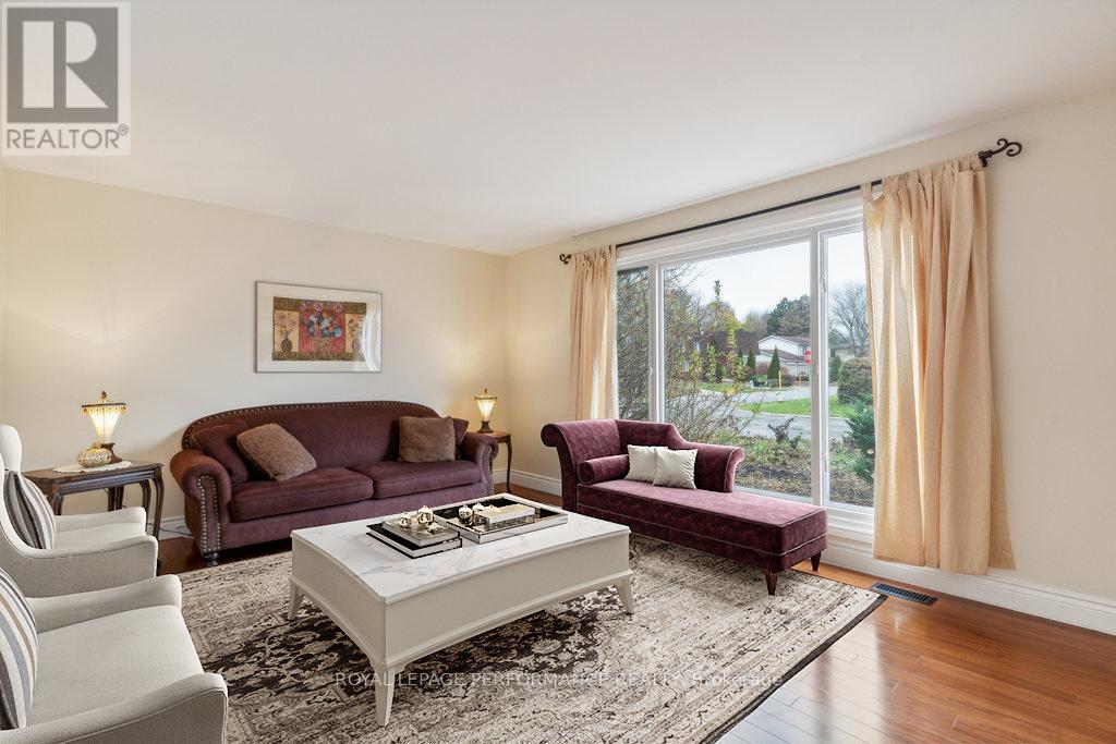 1932 Marquis Avenue, Ottawa, Ontario  K1J 8J2 - Photo 9 - X12313572