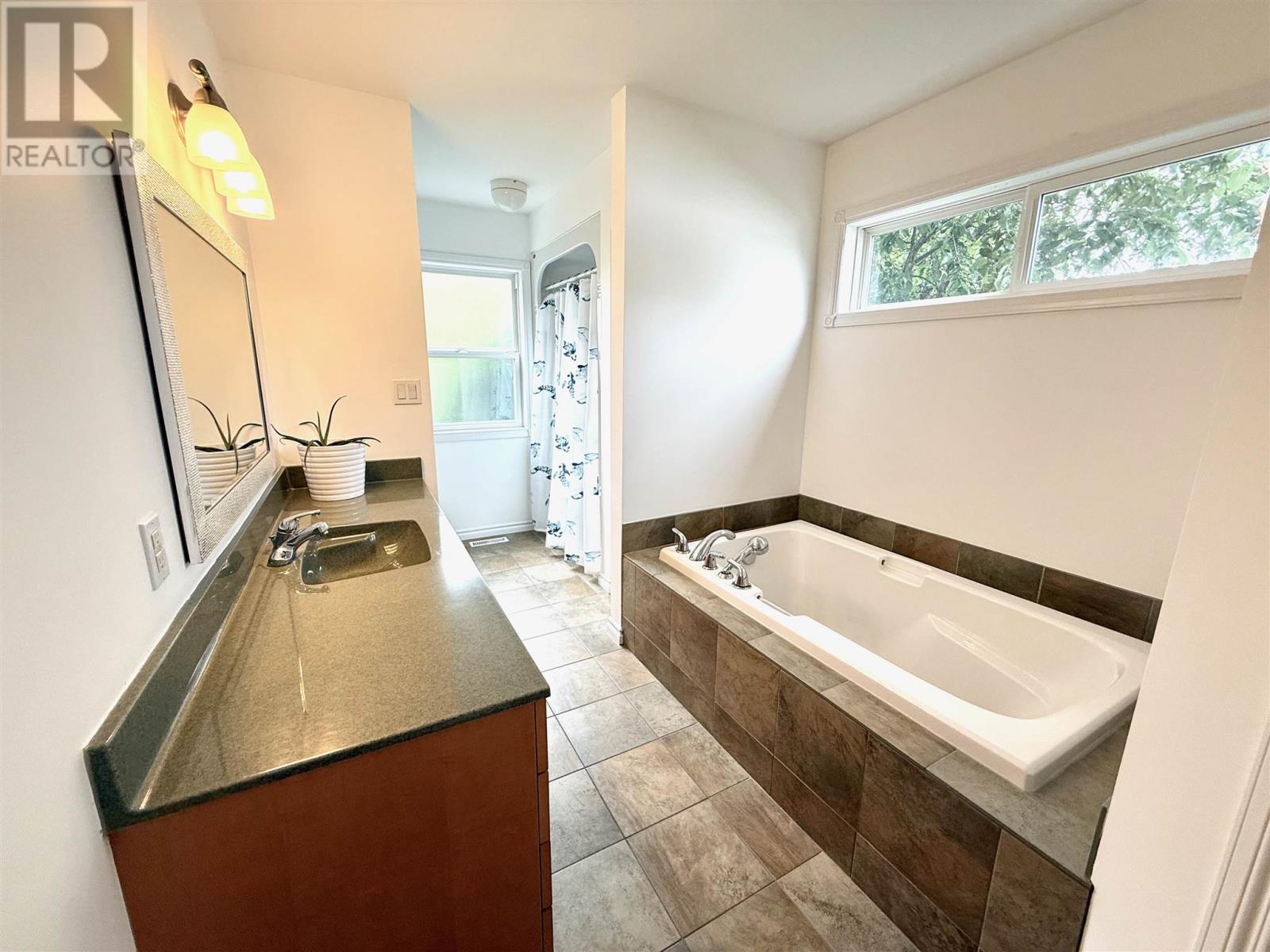 333 Third Street South, Kenora, Ontario  P9N 1H8 - Photo 33 - TB252276