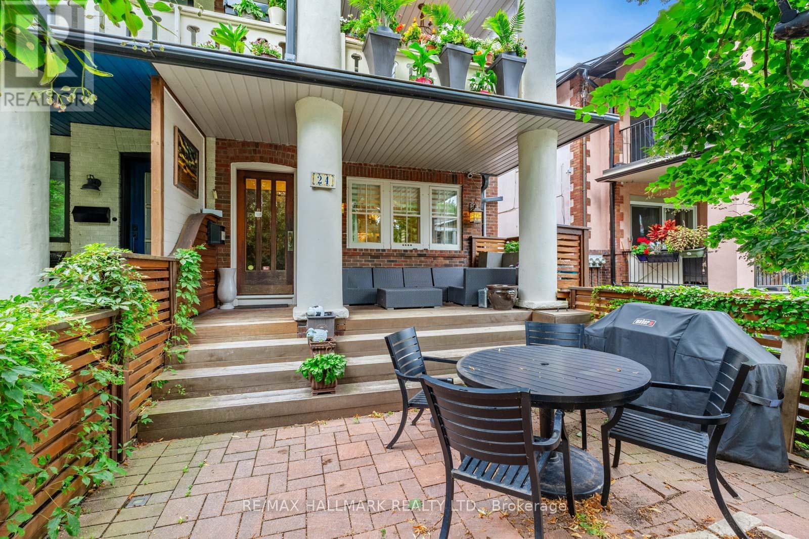 MAIN - 24 HAMMERSMITH AVENUE, Toronto, Ontario