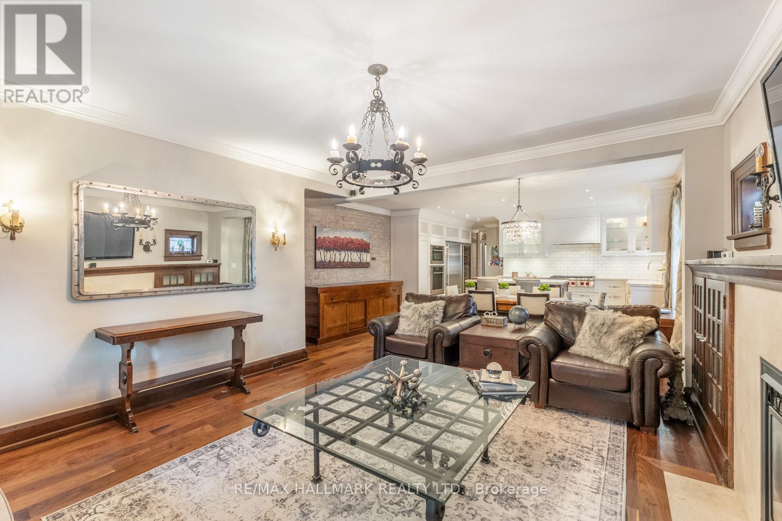 Main - 24 Hammersmith Avenue, Toronto, Ontario  M4E 2W4 - Photo 7 - E12313470