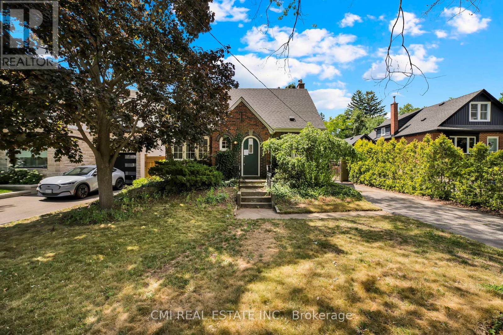 Property at 978 NORTH SHORE BOULEVARD W image 1