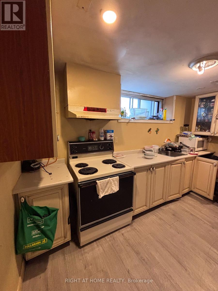 Property at 8 THISTLE DOWN BOULEVARD image 3