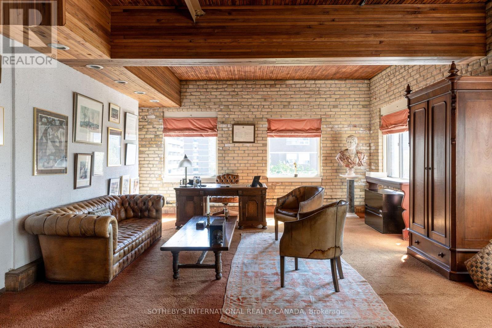 18 Gloucester Lane, Toronto, Ontario  M4Y 1L5 - Photo 4 - C12151546