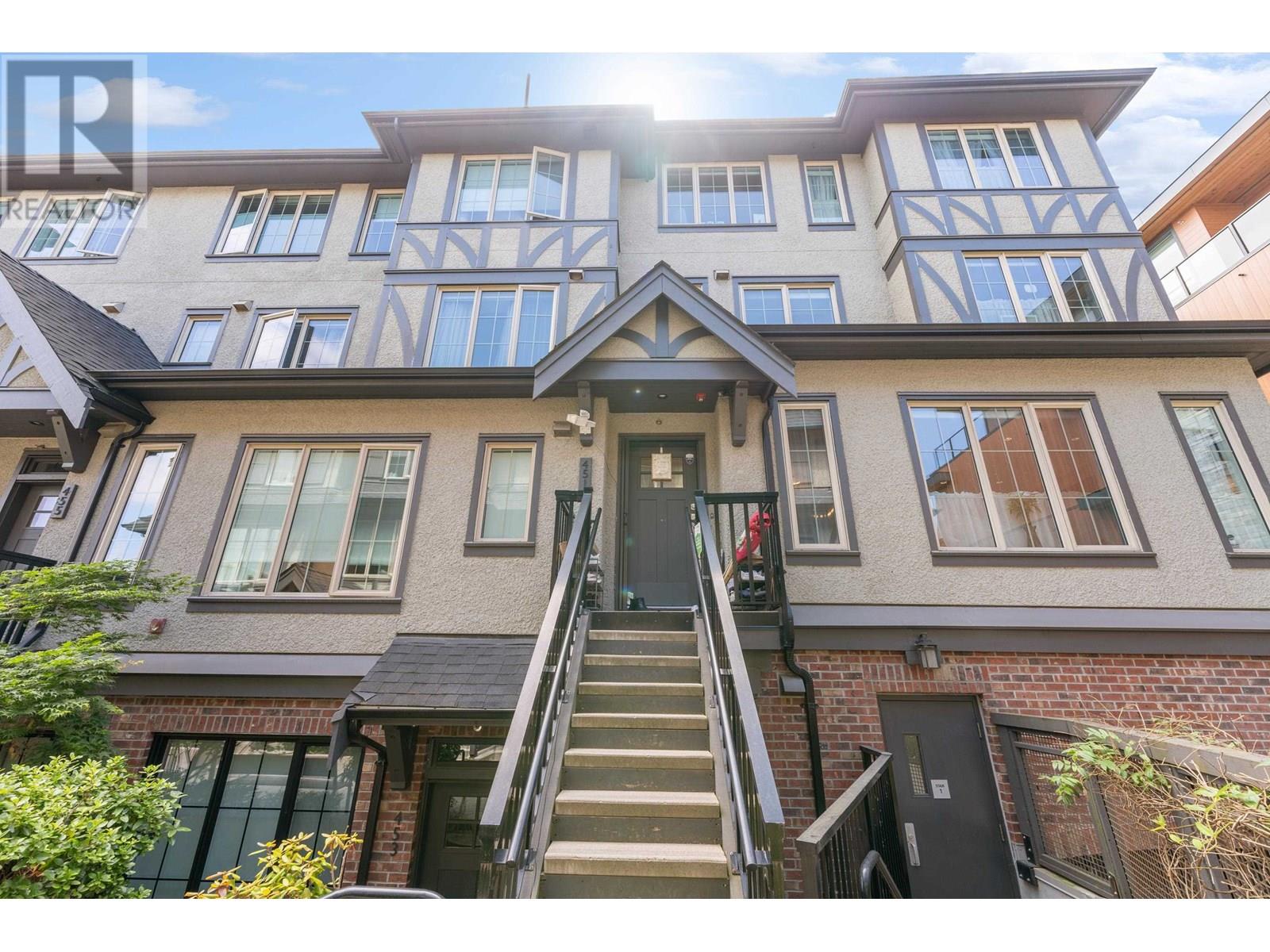 451 W 63rd Avenue, Vancouver, British Columbia  V5X 0J1 - Photo 2 - R3031376