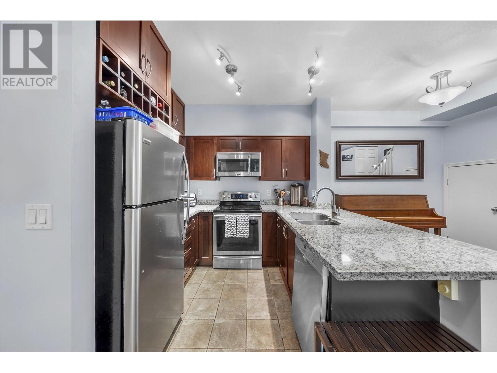72 15 Forest Park Way, Port Moody, British Columbia  V3H 5G7 - Photo 5 - R3031626