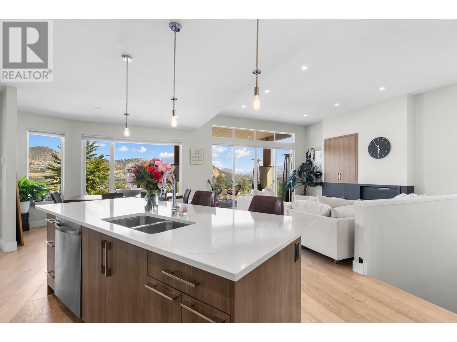 1341 Sladen Crescent, Kelowna, British Columbia  V1V 2Y1 - Photo 9 - 10357053