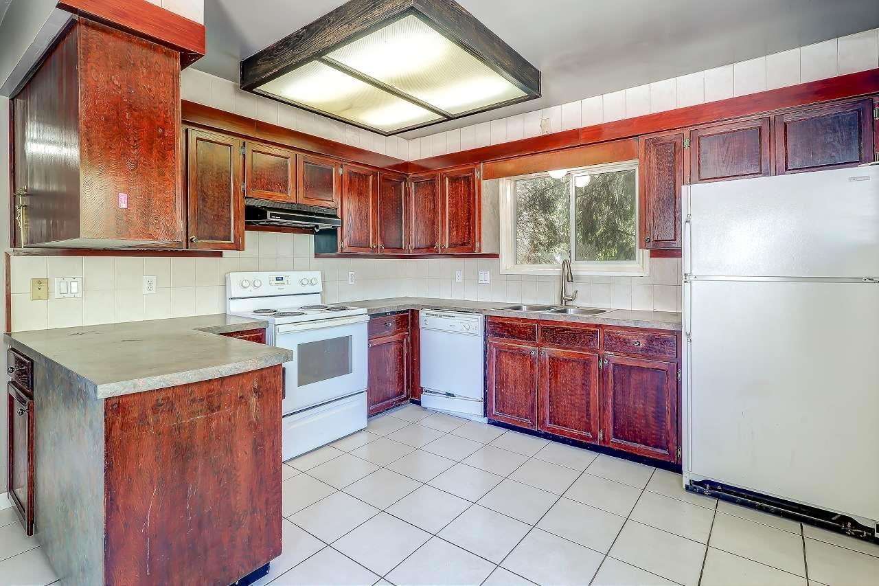 Property at 11243 136 STREET image 2
