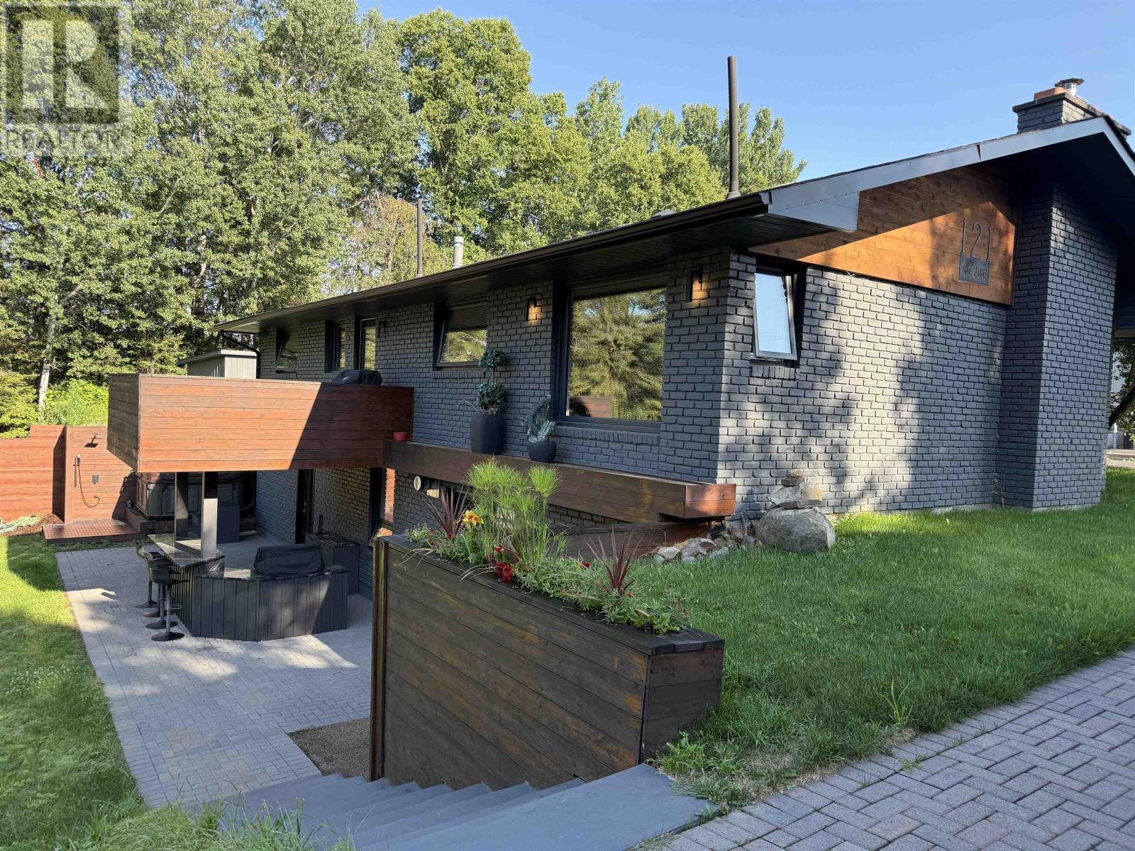 Property at 121 Chercover DR image 1