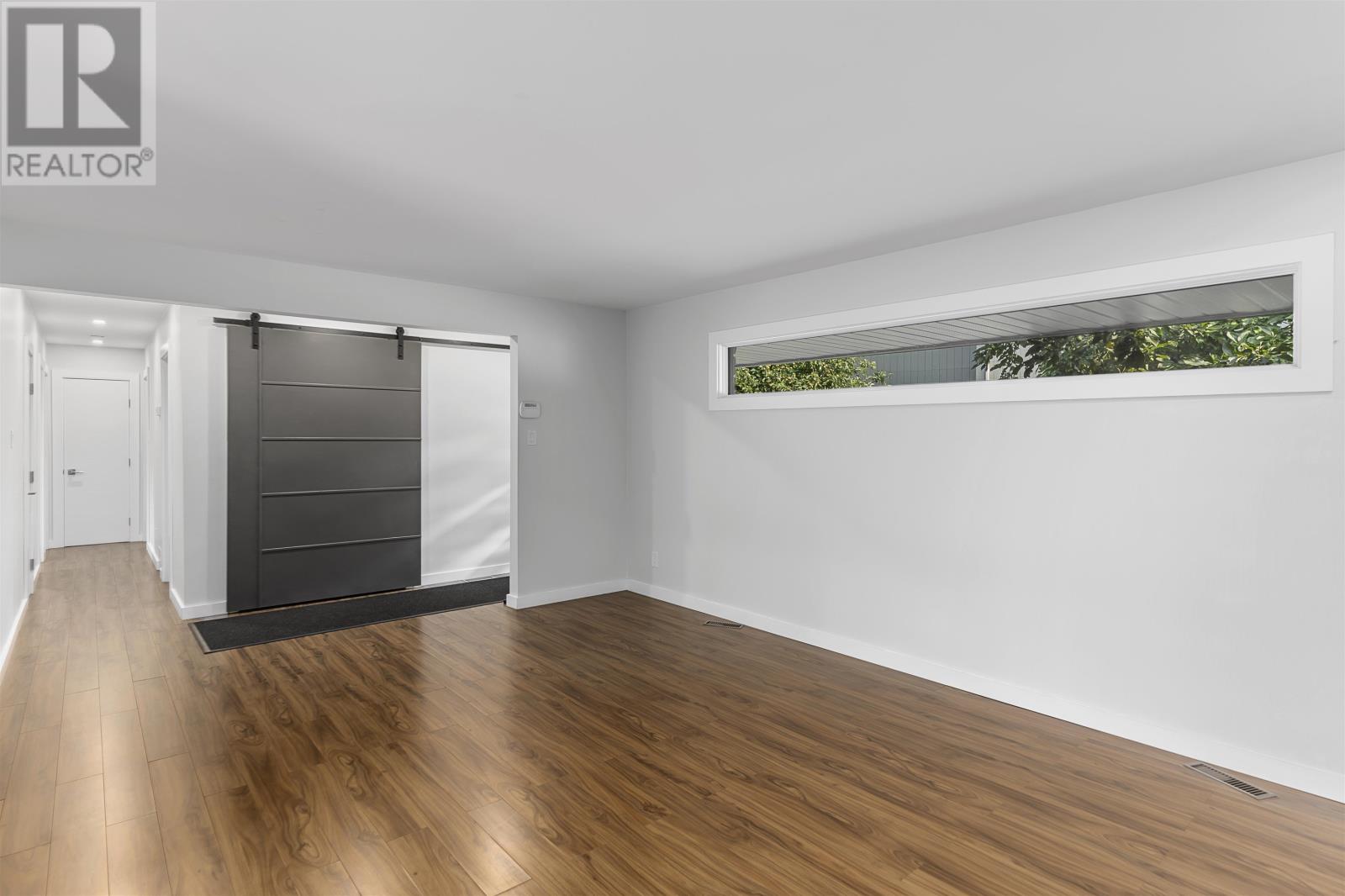 Property at 121 Chercover DR image 4