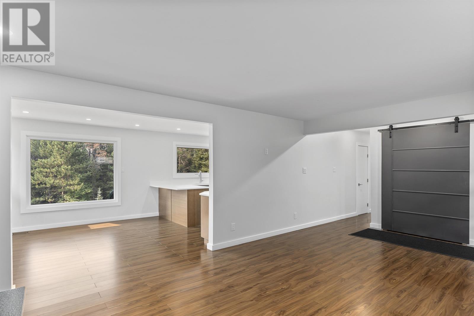 Property at 121 Chercover DR image 3