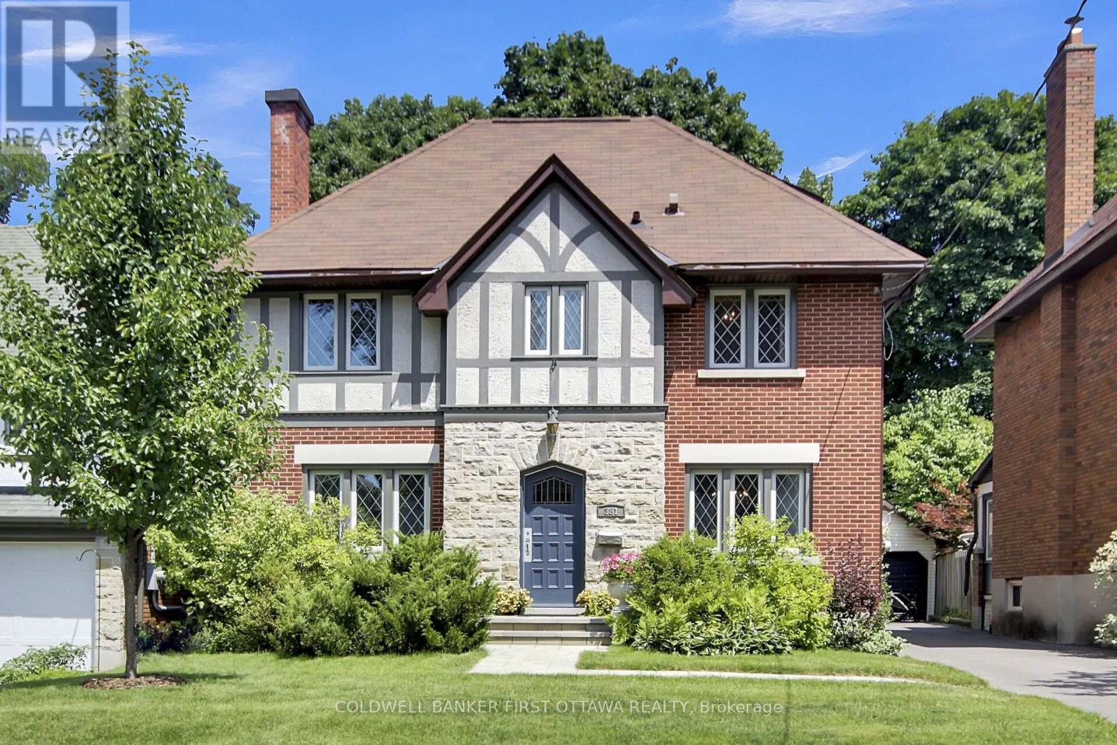 Property at 381 HURON AVENUE S image 2