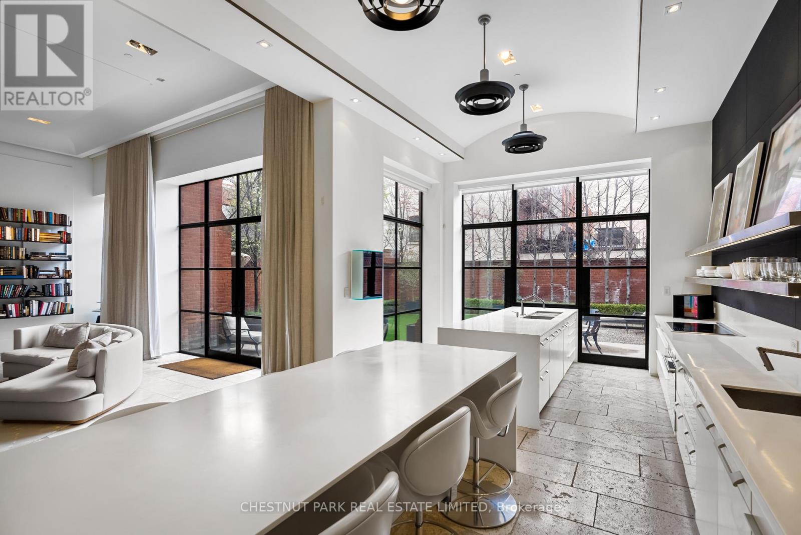 310 Palmerston Boulevard, Toronto, Ontario  M6G 2N5 - Photo 17 - C12313549
