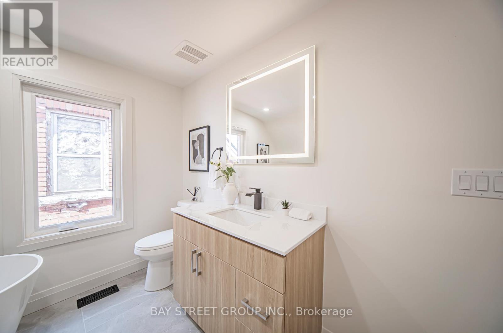 126 Grace Street, Toronto, Ontario  M6J 2S2 - Photo 30 - C12313563