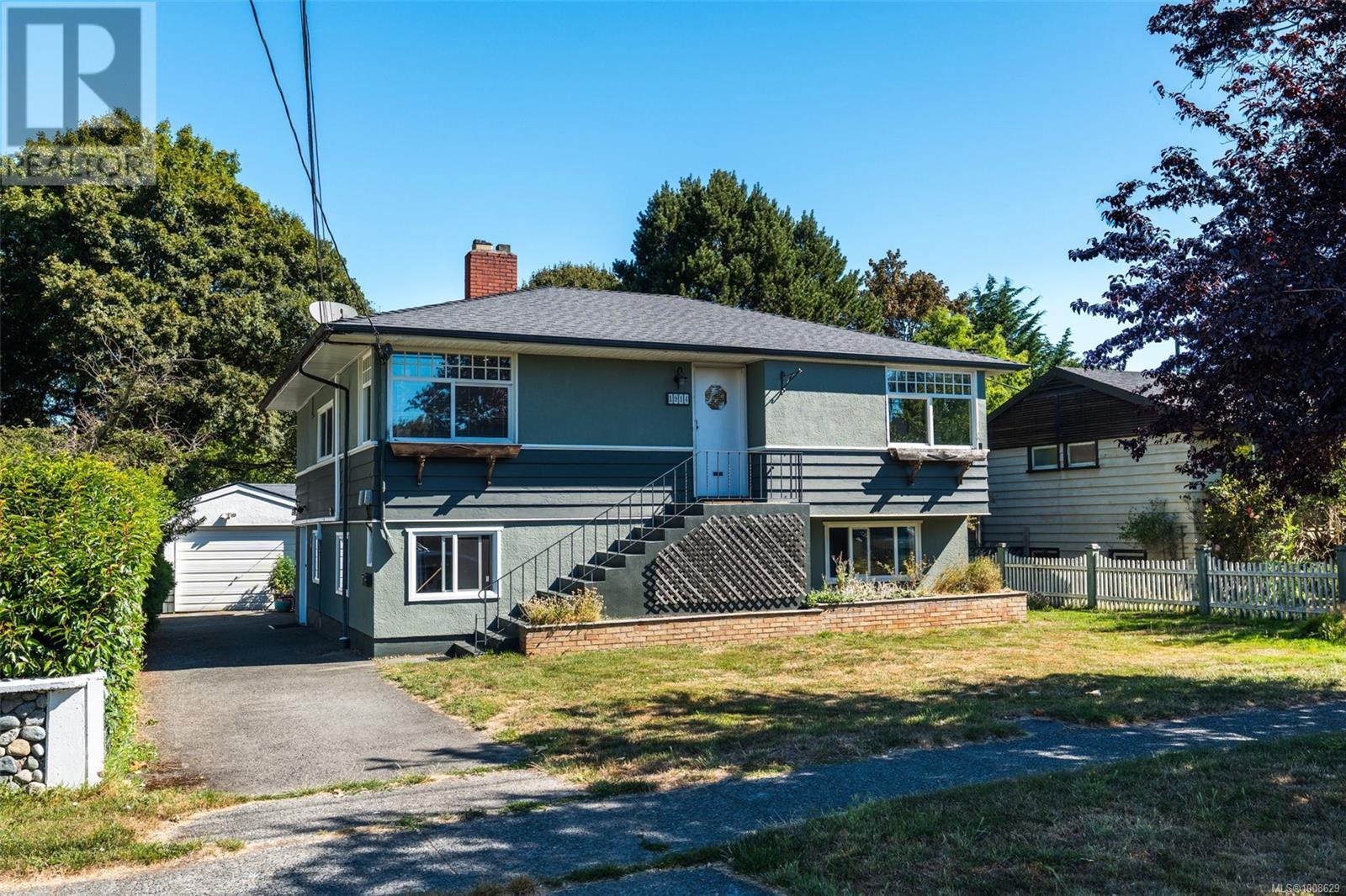 Property at 1914 Leighton Rd image 3