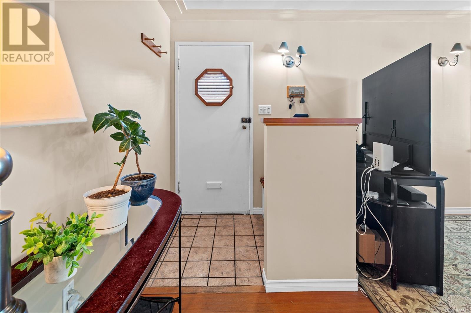 Property at 1914 Leighton Rd image 4