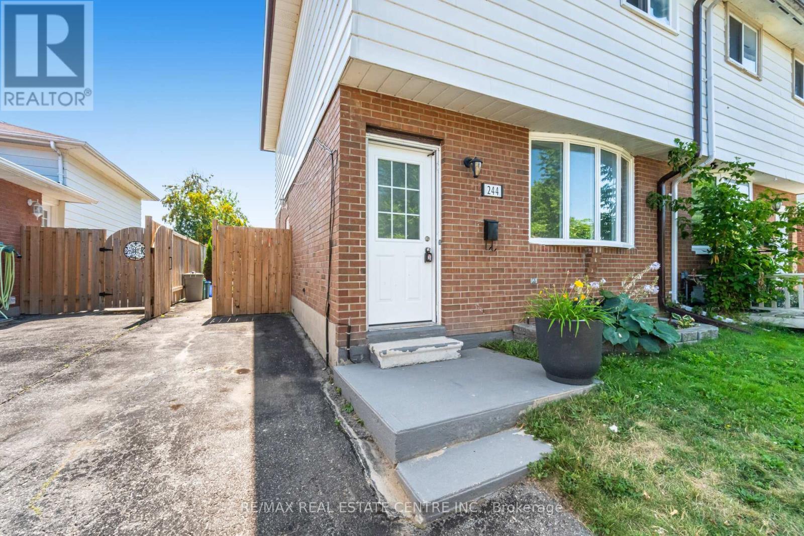 Property at 244 KINMOUNT CRESCENT image 5