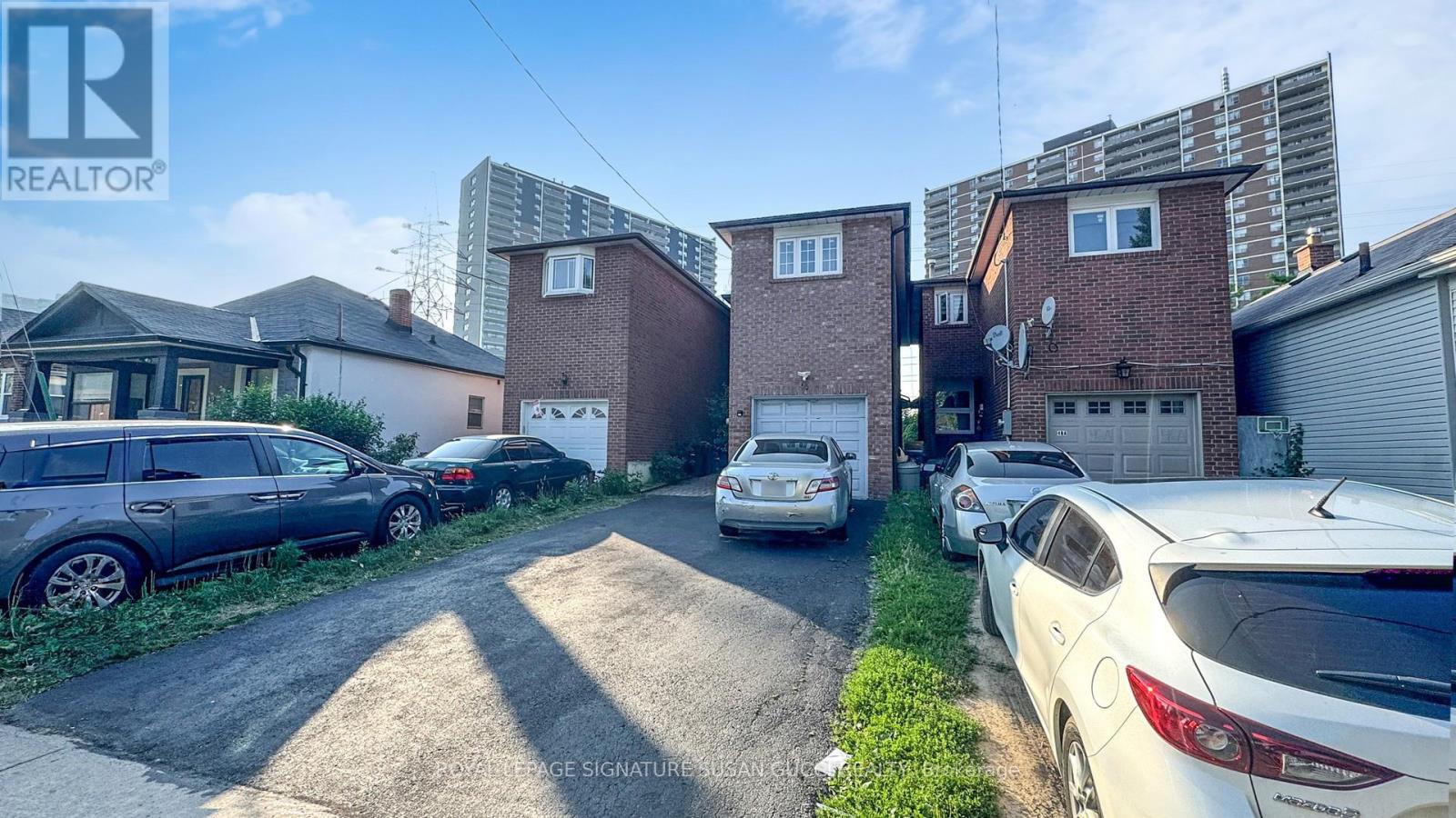 Property at 46 ALBION AVENUE image 2