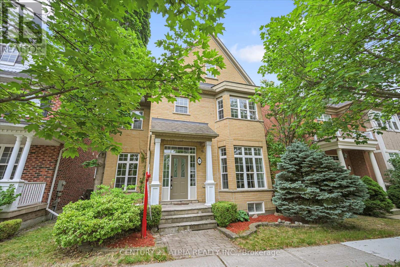 Property at 5 ANGUS GLEN BOULEVARD image 4