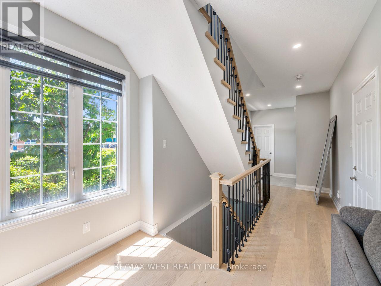 60 Utopia Way, Brampton, Ontario  L6P 0X1 - Photo 10 - W12302381