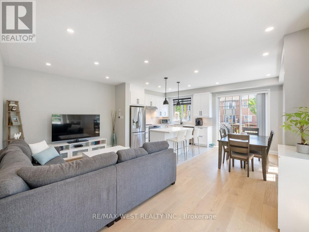 60 Utopia Way, Brampton, Ontario  L6P 0X1 - Photo 11 - W12302381