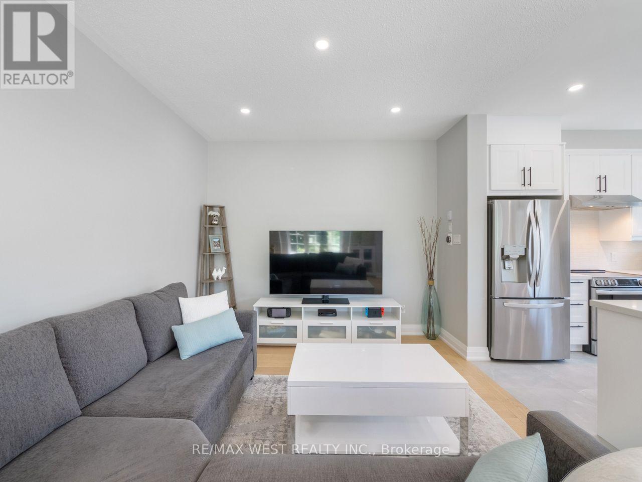 60 Utopia Way, Brampton, Ontario  L6P 0X1 - Photo 12 - W12302381