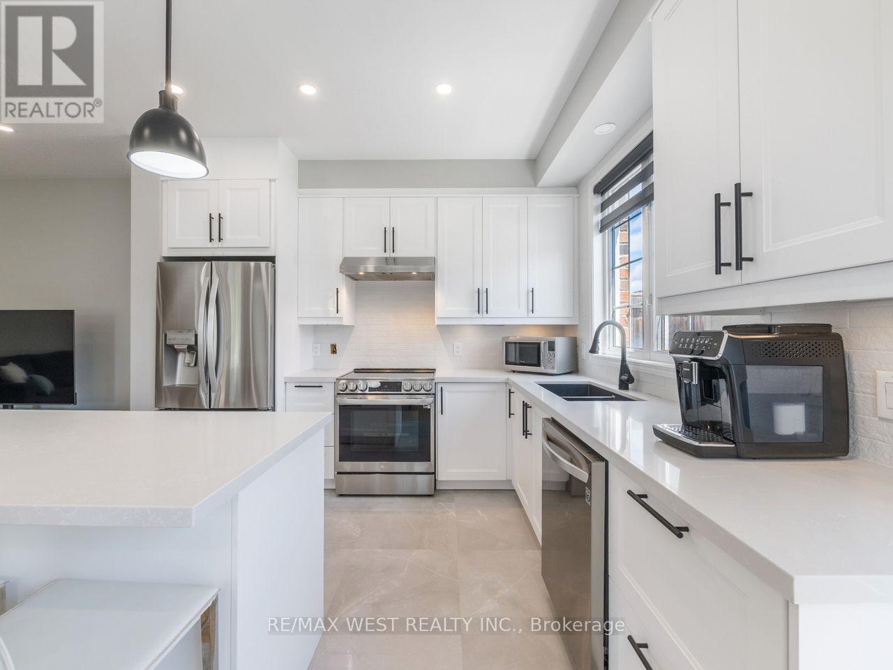 60 Utopia Way, Brampton, Ontario  L6P 0X1 - Photo 16 - W12302381