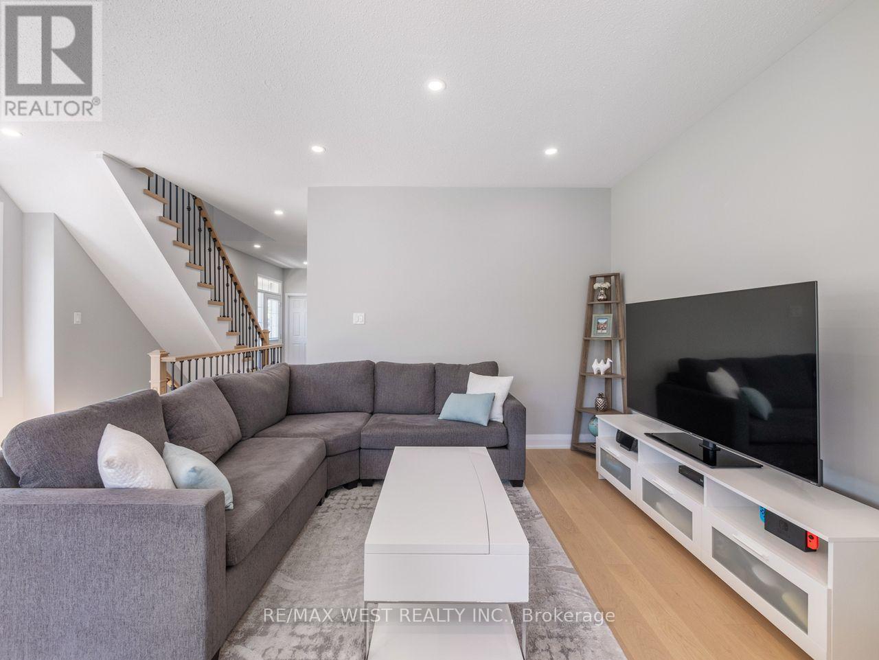 60 Utopia Way, Brampton, Ontario  L6P 0X1 - Photo 19 - W12302381