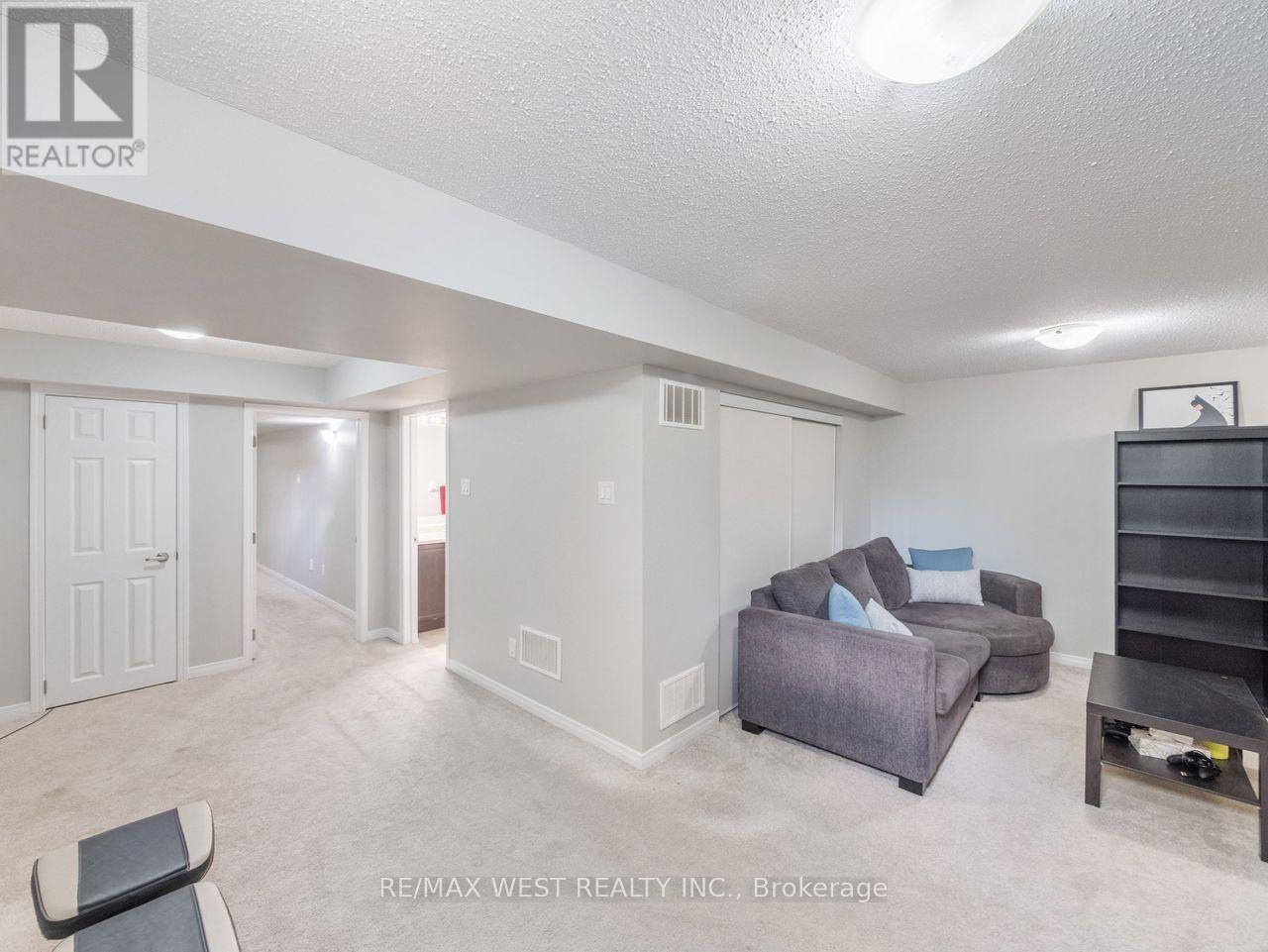 60 Utopia Way, Brampton, Ontario  L6P 0X1 - Photo 41 - W12302381