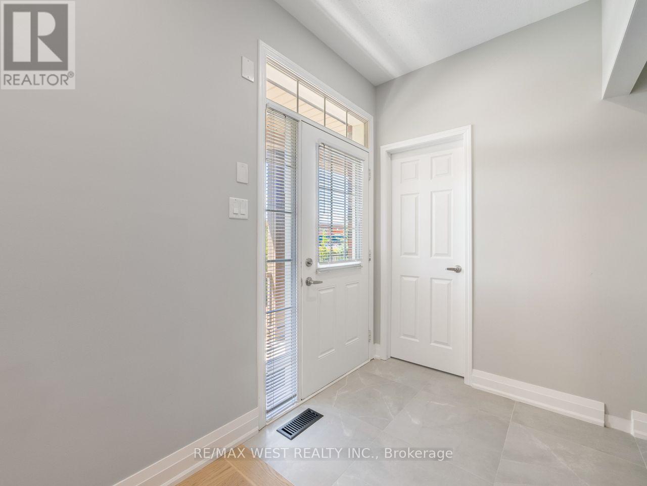 60 Utopia Way, Brampton, Ontario  L6P 0X1 - Photo 8 - W12302381