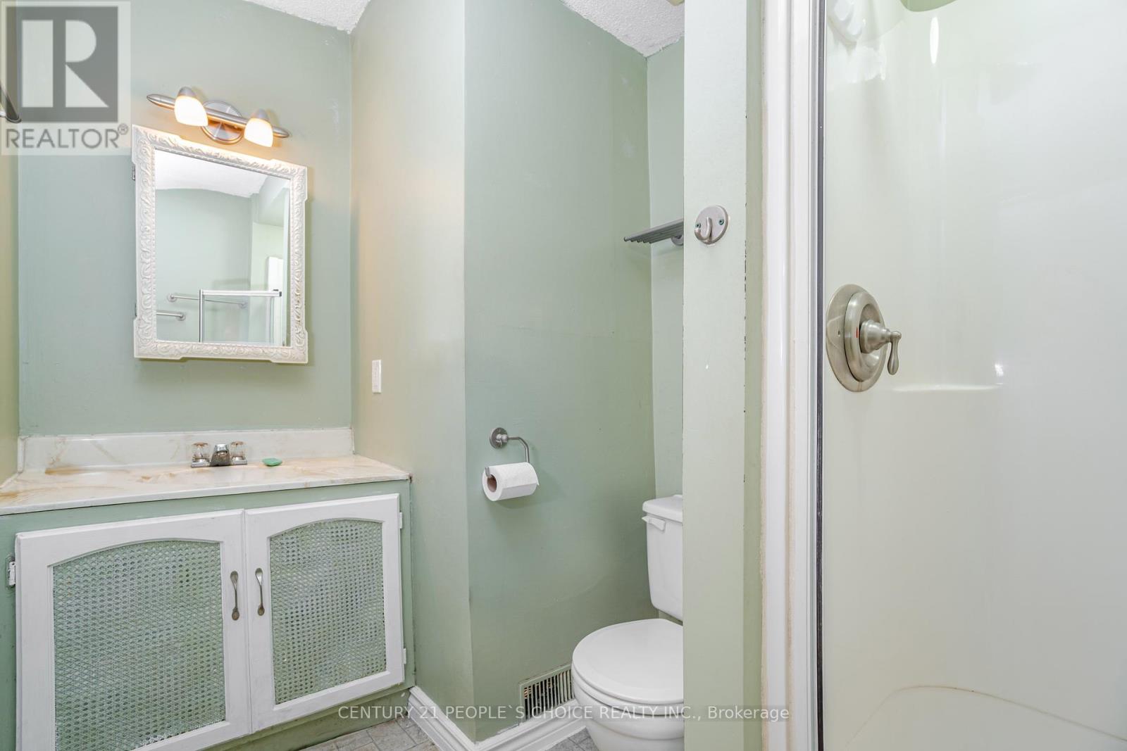 1022 Edgeleigh Avenue, Mississauga, Ontario  L5E 2G1 - Photo 20 - W12313547