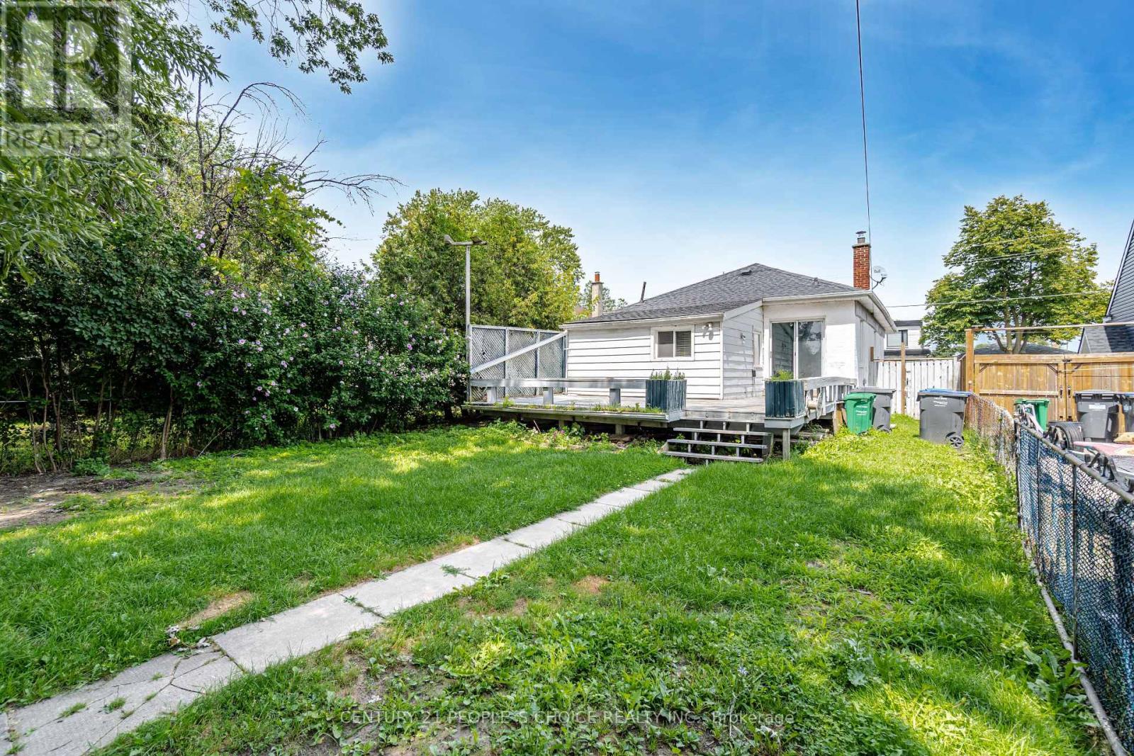 1022 Edgeleigh Avenue, Mississauga, Ontario  L5E 2G1 - Photo 27 - W12313547