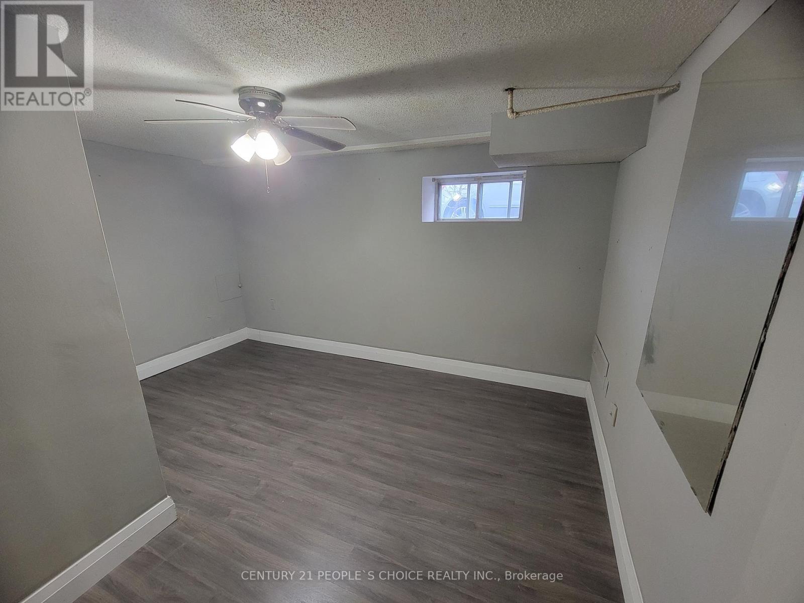 1022 Edgeleigh Avenue, Mississauga, Ontario  L5E 2G1 - Photo 29 - W12313547